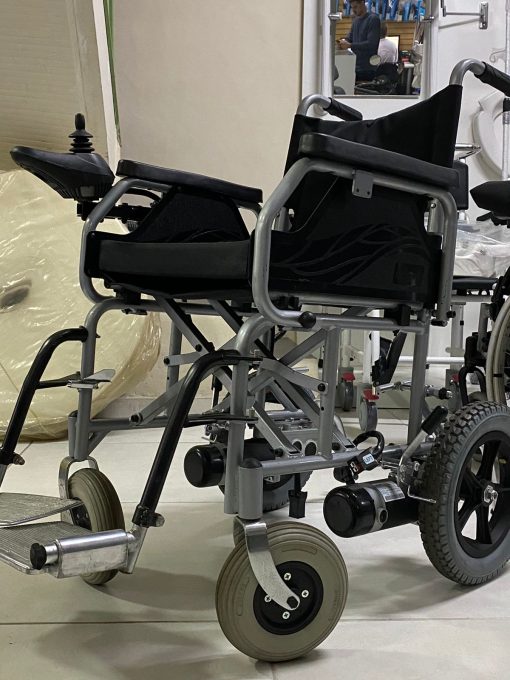 Cadeira de Rodas motorizada Usada Dinâmica Plus Ortomix