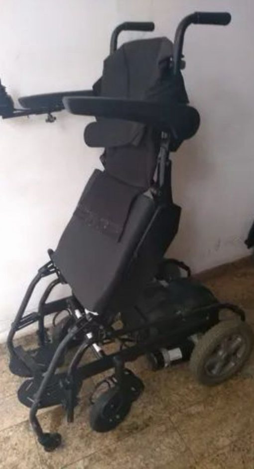 Cadeira de Rodas Motorizada Stand Up Preta - Jaguaribe