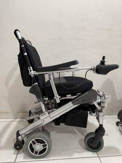 Cadeira de rodas elétrica motorizada Divinita Usada