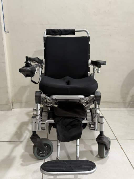 Cadeira de rodas elétrica motorizada Divinita Usada - Imagem 3